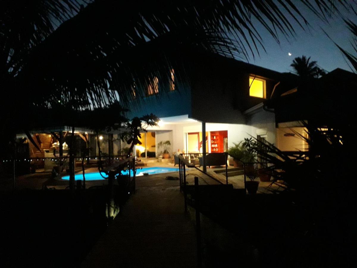 Chez Sonia Et Franck Bed & Breakfast L'Etang-Sale Ngoại thất bức ảnh