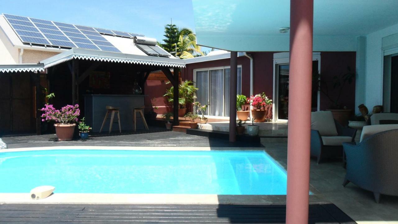 Chez Sonia Et Franck Bed & Breakfast L'Etang-Sale Ngoại thất bức ảnh