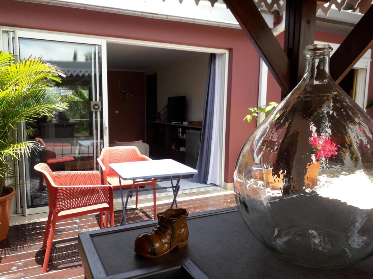 Chez Sonia Et Franck Bed & Breakfast L'Etang-Sale Ngoại thất bức ảnh