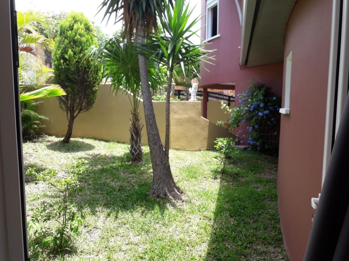 Chez Sonia Et Franck Bed & Breakfast L'Etang-Sale Ngoại thất bức ảnh